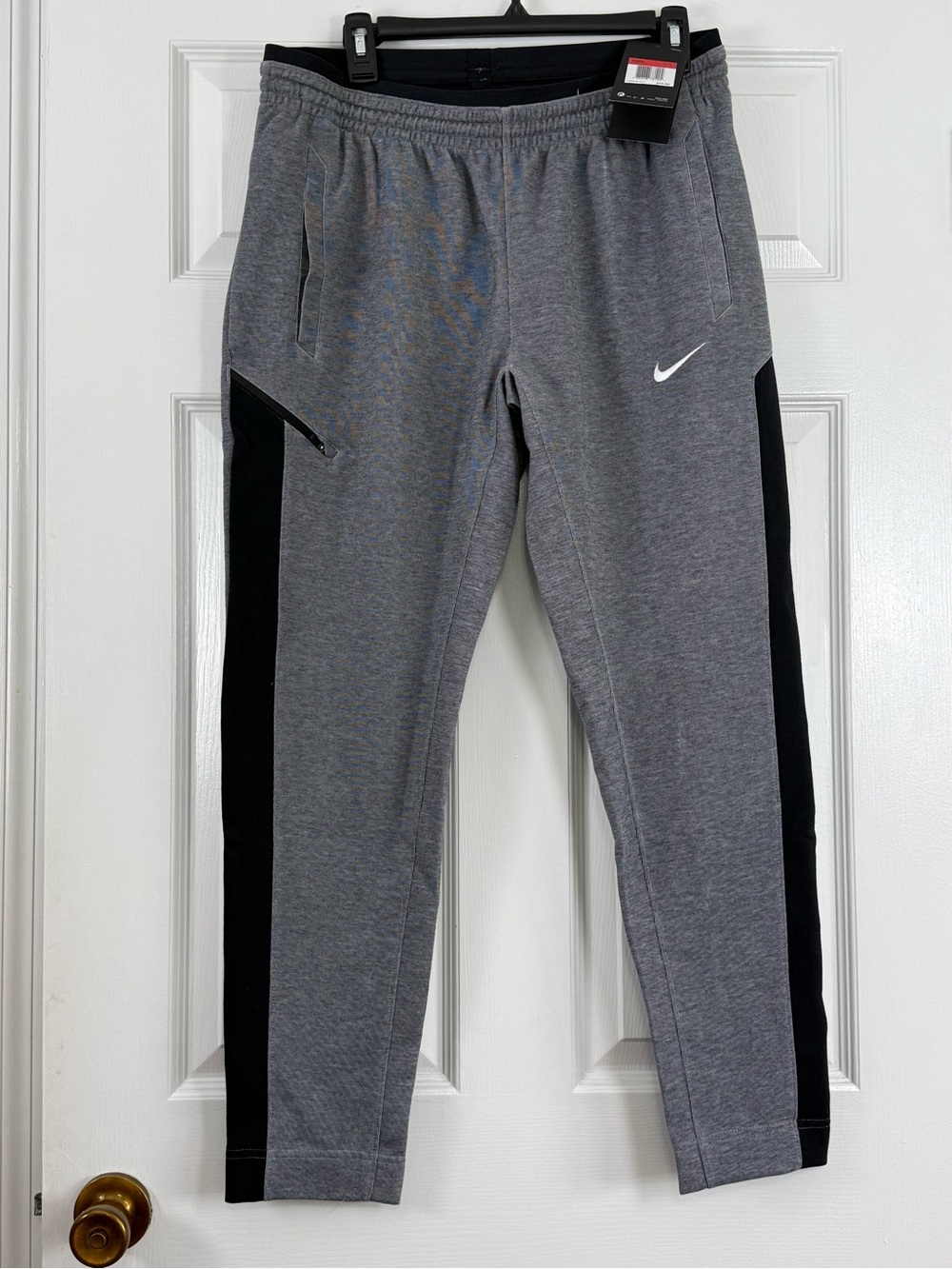 NWT Nike Women’s Gray Showtime Joggers with Black Side Panels Large